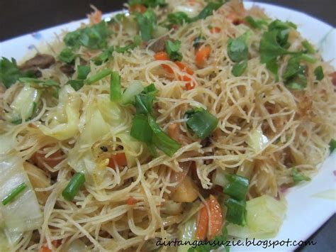 Mama punya cerita vlog akan membagikan ide dan inspirasi sarapan praktis, nikmat dan bergizi, yakni bihun goreng kecap. Bihun Goreng Singapura