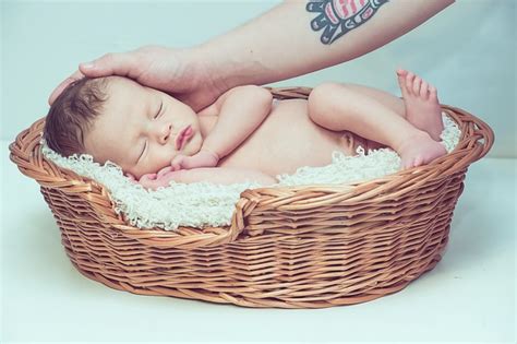 Jika dia tidak mempunyai anak tandanya dia takwilnya dia akan melahirkan anak lelaki. Arti Mimpi Melahirkan Menurut Ibnu Sirin - Arti Mimpi ...