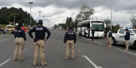 Por otra parte, el comité nacional de paro espera reunirse este domingo con la comisión del gobierno de iván duque para lograr avanzar a una negociación del pliego de emergencia y hallar una salida a la crisis en colombia. Fronteras del país estarán cerradas hasta el 16 de enero ...