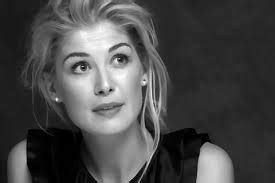 She is the daughter of opera singers, caroline (friend) and julian pike. Rosamund Pike Age, Caste, Wife, Children, Family ...