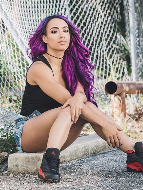 2,215,732 likes · 131,782 talking about this. WWE babe Sasha Banks really knows how to flaunt her figure ...