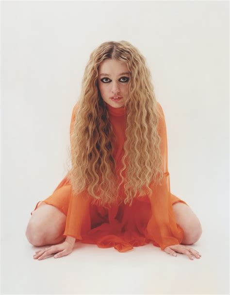 She studied acting at the royal academy of dramatic art (rada) where she graduated in 2017, obtaining ba degree in acting. Picture of Aimee Lou Wood