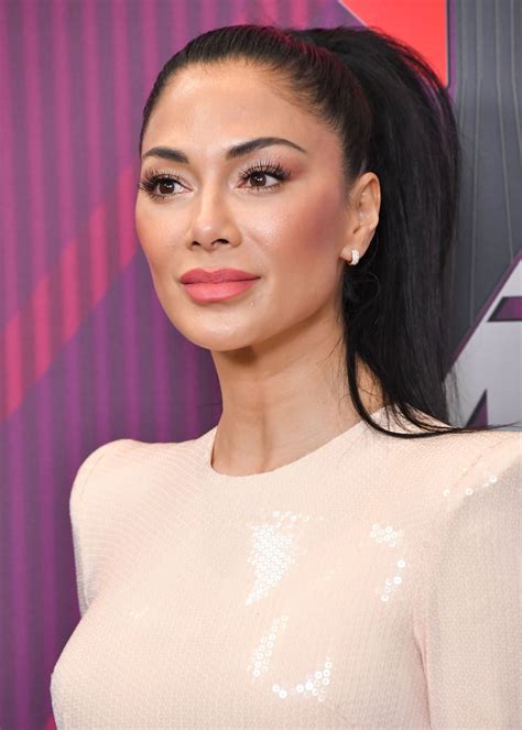 The masked singer judge took to instagram sunday to share pictures with evans, 35, a former rugby. NICOLE SCHERZINGER at Iheartradio Music Awards 2019 in Los ...