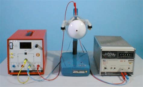 Der aufbau besteht aus einer senkrecht gespannten faser aus siliziumdioxid. AT-56 | Elektronenbeugung an eine... | Vorlesungssammlung ...