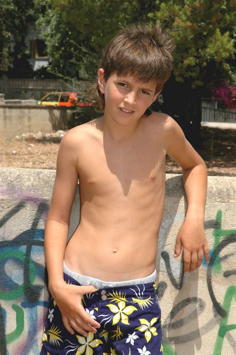 Pictures, videos and stories of boys and men in public. vk all Albums and Wall photos: Alejandro Boy Model - 475 ...