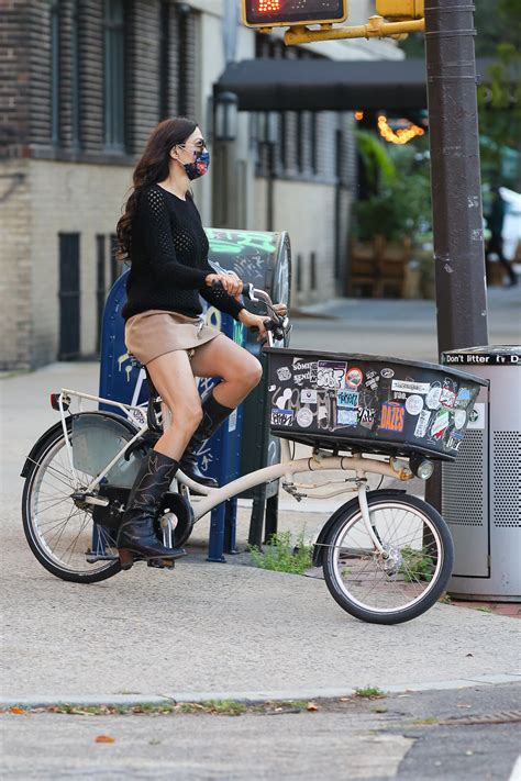 Where can i find information about janssen carepath? Famke Janssen - Bike Ride in NY 10/09/2020 • CelebMafia