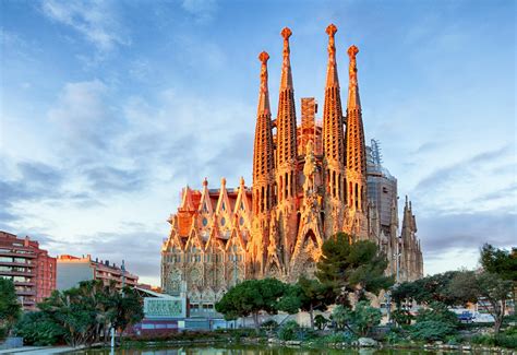 Além de ser puramente roleplay, você ganhará habilidades exclusivas! Get Inspired at La Sagrada Familia, the Towering Temple of ...