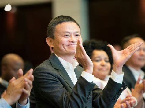Jack ma is leaving the company he built from a tiny apartment startup into a half a trillion dollar powerhouse in less than two decades to chance his philanthropic dreams. Jack Ma, fondateur d'Alibaba, un prof d'anglais devenu ...