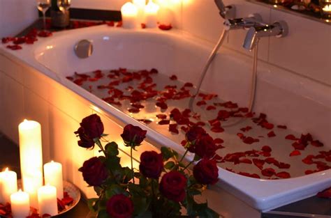 Bath candles romantic valentines 63 ideas. Valentinstags-Idee: Ein romantisches Bad mit echten ...