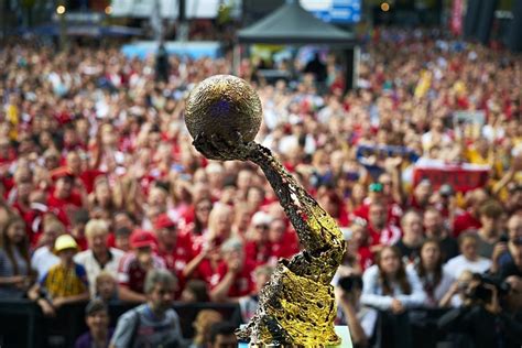Liga mistrzów w piłce siatkowej cev (ang. Liga Mistrzów wróci w czerwcu, Final Four dopiero w ...