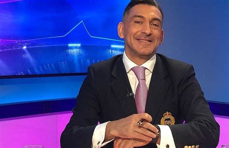 Exclusiv mutu trebuie să schimbe!. Ilie Dumitrescu made fun of Magaye Gueye, after spending time with women in the jacuzzi: "He had ...