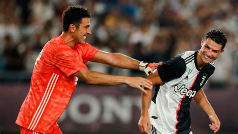 Buffon, pentru prima oară adversarul lui messi: Curious comparison of Buffon about Leo Messi and Cristiano ...