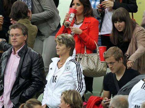 Toni kroos's style of play. The parents of Toni Kroos | Toni kroos, Wife and ...