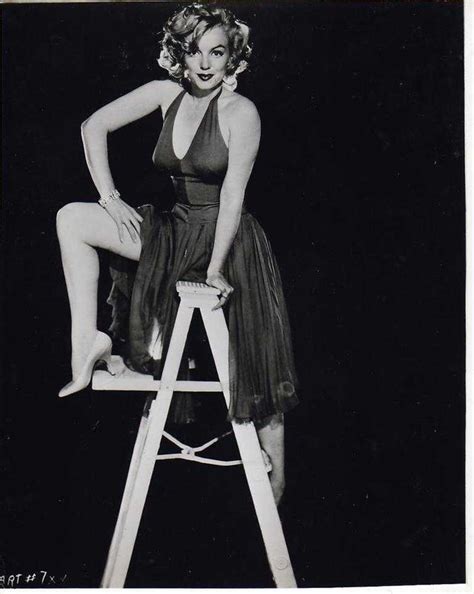 Vous ne pouvez pas acheter votre propre article. 1955 Marilyn Sitting on Lader par Florea - Divine Marilyn ...