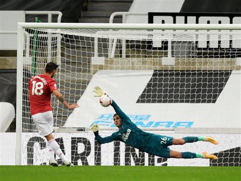 Official account // manchester united and portugal international footballer. Bruno Fernandes: Fehlschuss vom Punkt, dann ManUniteds ...