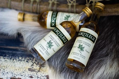 In the 17th and early 18th century, canada was just a vague geographic term (supposedly a misunderstood indian word) to describe the rugged northern part of north america. Mignonnette de whisky canadien au sirop d'érable ...