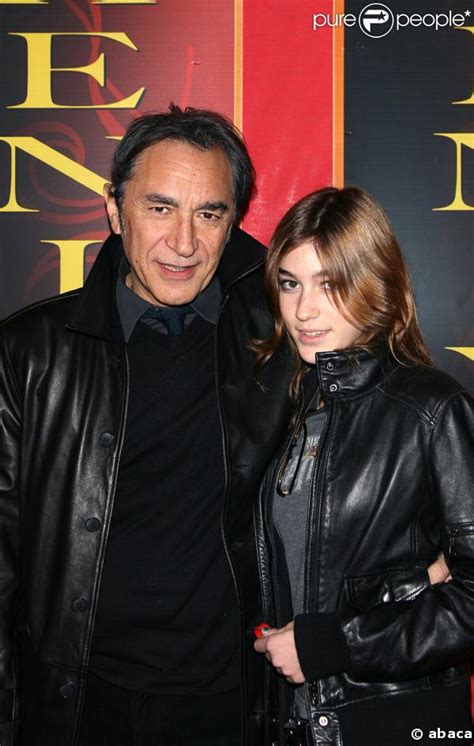 La fille aînée de richard berry, qui accuse son père d'inceste, a été entendue ce jeudi par la brigade de protection des mineurs à paris. 15 enfants stars qui sont devenus sexy avec le temps