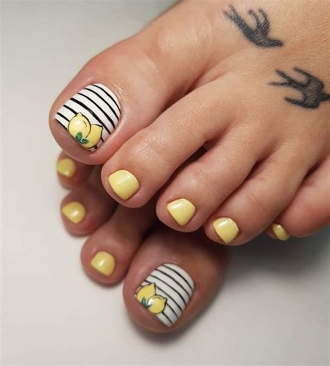 Maybe you would like to learn more about one of these? Uñas Sencillas Uñas Decoradas Para Pies 2020 : Decoracion ...