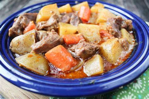 Just about everyone has eaten it at least once in their life. Copycat Dinty Moore Beef Stew Recipe : I realize that more salt was added to help with the shelf ...