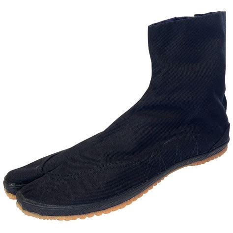 These jika tabi are what all japanese gardeners wear, giving them extra sensitivity to feel the ground beneath them. Jika-Tabi mit 5 Haken - hier Ninja Schuhe kaufen ...