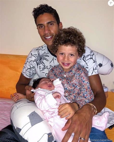 Raphael varane assured he will not face common problem after completing man utd transfer. Raphaël Varane, papa pour la deuxième fois, pose avec son ...