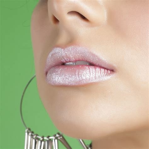 Labbra secche: attenzione al rossetto - Prof. Antonino Di ...