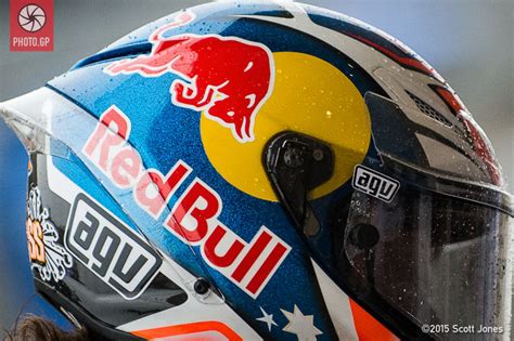 Jack miller mengeluh motornya tak ada tenaga karena tertutup tear off bekas quartararo. Helmet Art - MotoGp CotA 2015 - Photo.GP
