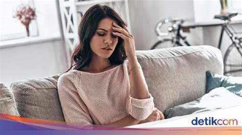 Bahkan sakit perut di sebelah kiri pada wanita bisa menjadi tanda akan adanya suatu penyakit serius. 6 Penyebab Sakit Kepala Sebelah Kiri dan Cara Mengatasinya