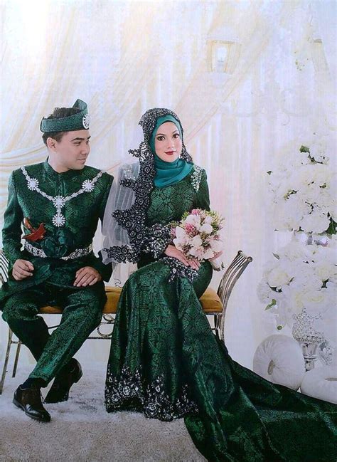 Idn times telah mengumpulkan sejumlah inspirasi baju pengantin adat jawa muslimah dari para artis. 36+ Baju Pengantin Songket Mint Green, Modis Dan Cantik