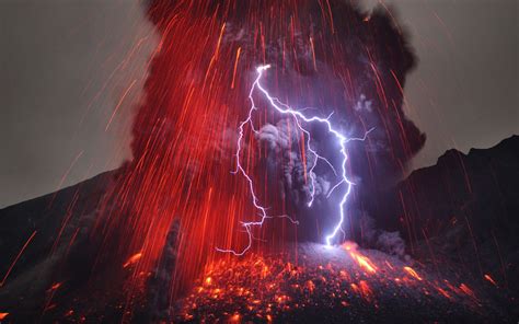 報告はありがたいけど 噴火というだけならいつものこと。 一週間以上噴火しないほうが怖い山。 何かと関連付けている人は、桜島をあまり知らない。 桜島の噴火は茶飯事だが、速報が出たということは大規模なのだろうか？ 心配だ。 3月13日の地震予測 - 日めくり地震予測