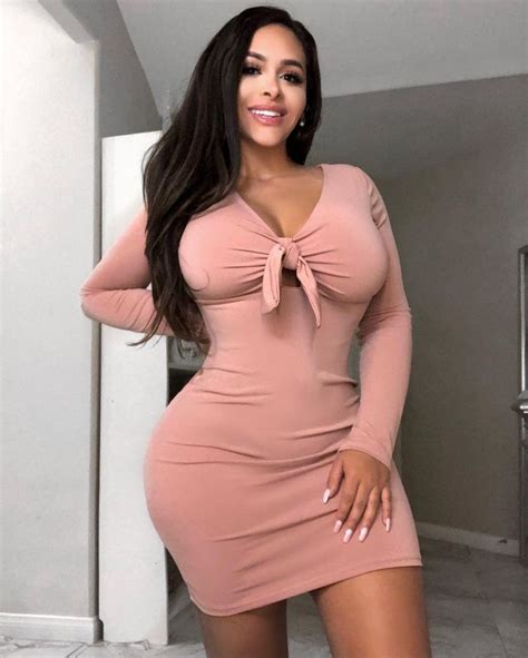 Since she was a kid, she was passionate and interested in fashion, glamour, and beauty. Fiorella Zelaya 💎 on Instagram: "@fashionnovacurve Rare ...