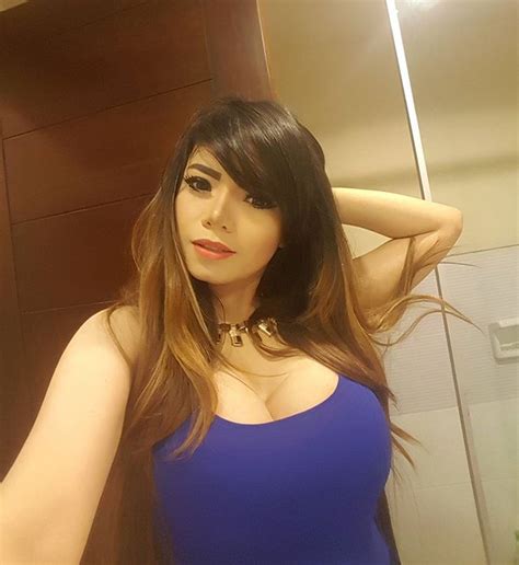 Fakta menarik dinar candy yang menarik ini bisa kamu simak disini. 30 Foto Dj Dinar Candy Makin Sexy dan Hot Aja !! - Model ...