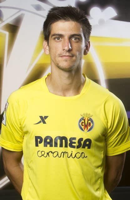 Gerard moreno is a spanish professional footballer who plays for villarreal cf as a striker. L'Informatiu - El perpetuenc Gerard Moreno forma part de ...