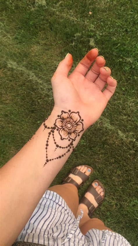 Pure henna is located in alexandra hills, qld and visits markets in brisbane and redlands. (notitle) - QueenGracie | Henna tattoo vorlagen, Henna ...