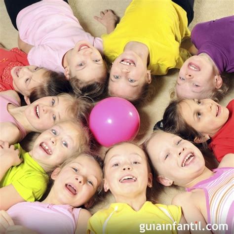 Un juego de música cristiana toca las notas de las canciones cristianas de diferentes artistas cristianos. Tierra aire fuego y agua. Juego clásico infantil