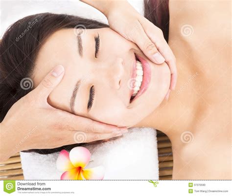My type of massage parlor. Massage Van Gezicht Voor Aziatische Vrouw Stock Foto ...