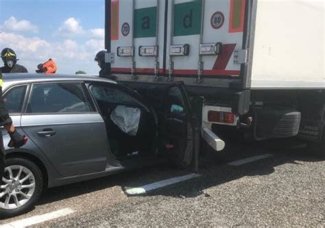 Nel pomeriggio del 10 dicembre, intorno alle 16.30, si è verificato un incidente tra un treno merci (non di proprietà del polo. Incidente sulla Torino - Piacenza all'altezza di Asti ...