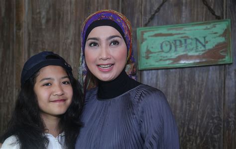 Berperan sebagai olga dalam film olga dan sepatu roda (1991). Anak Desy Ratnasari: Bunda Tuh Cerewet Urusan Apapun ...