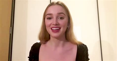 Born phoebe harriet dynevor on 17th april, 1995 in trafford, greater manchester, england, uk, she is famous for siobhan mailey on waterloo road. Phoebe Dynevor Compares Modern-Day Dating to 'Bridgerton ...