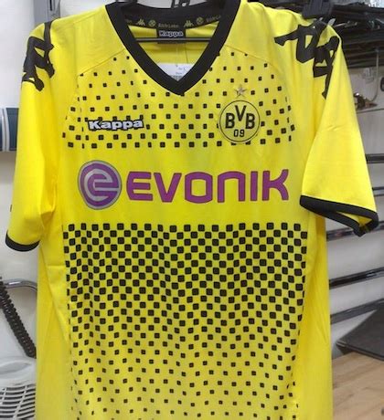 Vermutlich ginge er aber dann als nummer zwei in die saison. Borussia Dortmund (BVB) und Kappa präsentieren heute ...