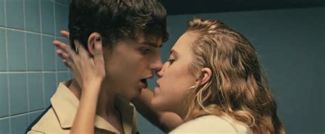 Hot summer nights is a movie starring timothée chalamet, maika monroe, and alex roe. Hot Summer Nights Trailer | Summer nights, Timothee ...