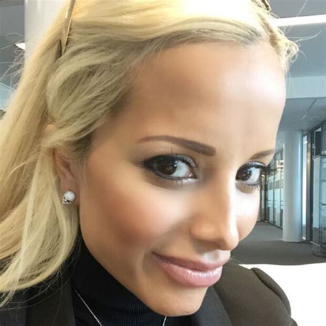 Her birthday, what she did before fame, her family life, fun trivia facts, popularity rankings, and more. Se hva Mette-Marit og Linni Meister har til felles ...