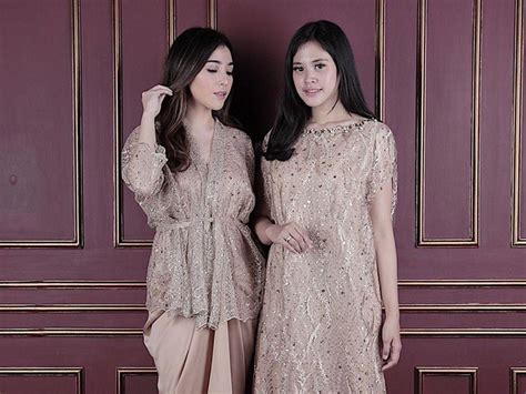 Cek baju batik couple pilihan di sini! Model Baju Kondangan 2020 : 19 Model Baju Kondangan ...