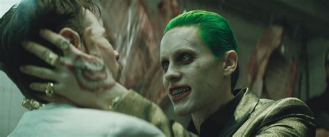 Zaten düşününce ben de cara delevingne 'in telefon rehberine sahip olmak isterim, sıkıldığımda bu insanları arayıp konuşmak falan. Jared Leto is Also "A Little Confused" About These Joker ...