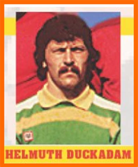 Portari sunt mulți,duckadam e unul unul singurcu helmut duckadam despre sevilla 1986apără duckadamprimul penalti: Old School Panini: Helmuth DUCKADAM, le héros et le dictateur.