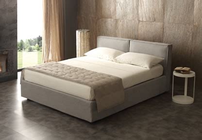 Possibilità di giroletto con piedini alti o con ampio box contenitore. Cassone Letto Matrimoniale - Letto Cassone - nadia--alem-wall