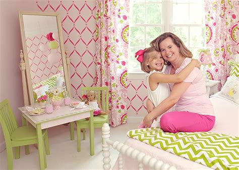 When it's time to give your bedroom a makeover, it can be a little difficult because we know you want it to be perfect. A Bedroom Makeover Made With Mom's Love | Bedroom makeover ...