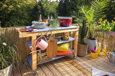 Du bist auf der suche nach einer bar aus couch bankig überzeugt durch ihre einfachheit und klarheit. Outdoor-Küche aus Holz bauen - Tipps zur Planung | OBI