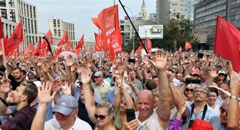 На митинг в свой день рождения пришла и муниципальный депутат тимирязевского района в москве задержаны 1045 человек. В Москве прошёл согласованный митинг против пенсионной ...