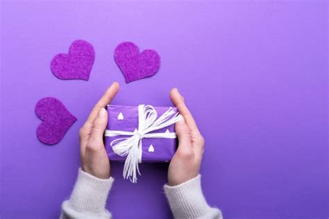 Buy unique birthday gifts within rs 1000 online from bigsmall. 10 Unusual but Affordable Gifts for Boyfriend Under 500 ...